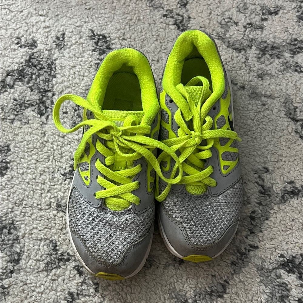 Nike Kids Gray and Neon Green Sneakers